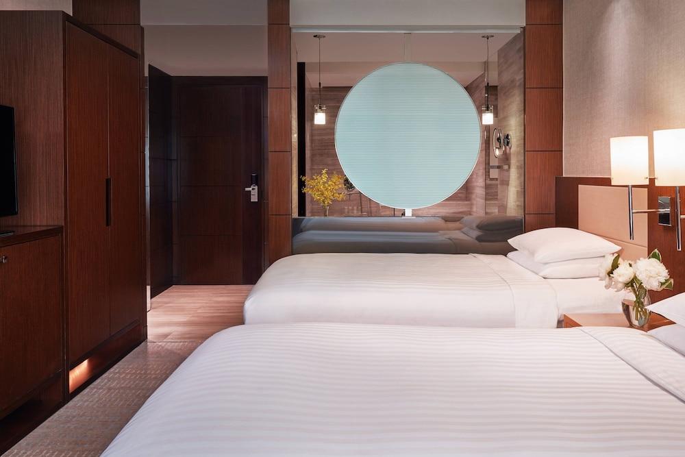 Escape to Serenity: Indulge in Exquisite Accommodations at Hotel Sai Ying Pun