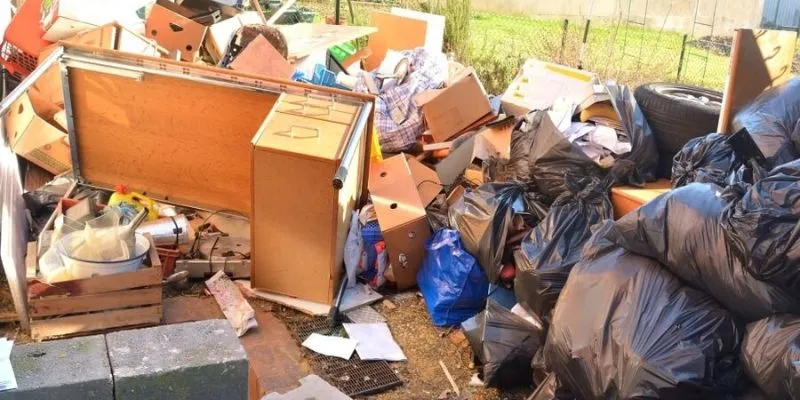 Simplifying the Process: How Estate Clean-Outs Can Ease Your Move